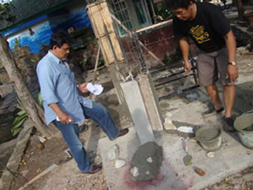 penentuan posisi kaki model patung